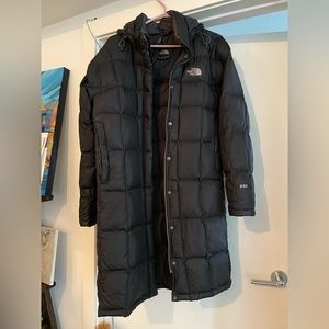 Warm women’s xl northface long coat